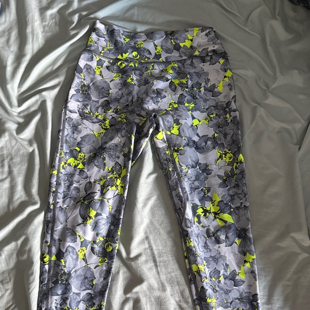 Savvy Women's Floral Leggings - Gray and Yellow